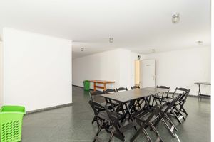 Image 39 - 894067