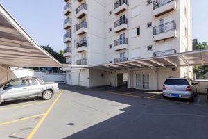 Image 40 - 894067