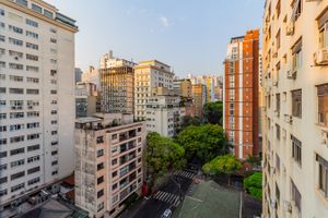 Image 62 - 879356