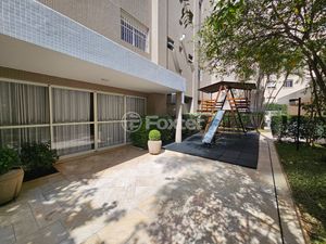 Image 94 - 899828