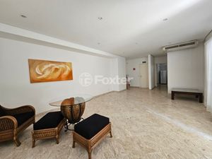 Image 96 - 899828