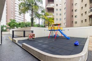 Image 32 - 858427