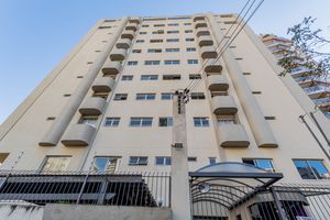 Image 17 - 876773