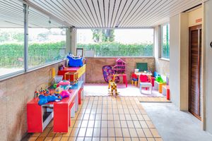 Image 32 - 927586