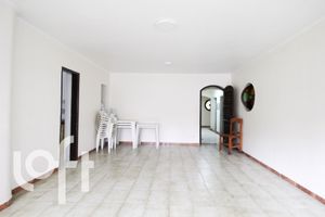 Image 21 - 38760