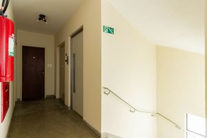 Image 37 - 926108