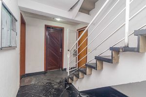 Image 18 - 915727
