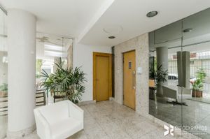 Image 37 - 284051
