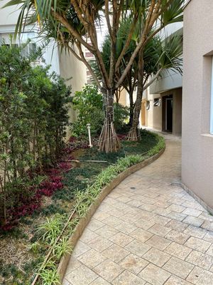Image 24 - 920044