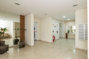 Image 37 - 894646