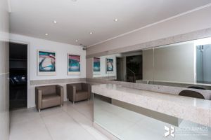 Image 8 - 881022