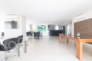 Image 35 - 938002