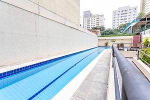 Image 63 - 877379