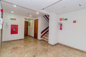 Image 33 - 926612