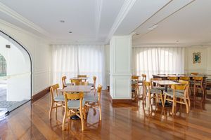 Image 66 - 891743