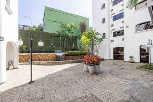 Image 67 - 891743