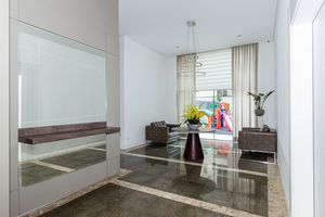 Image 45 - 904567