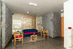 Image 40 - 900450