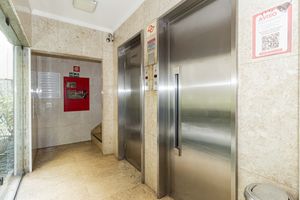Image 34 - 895484
