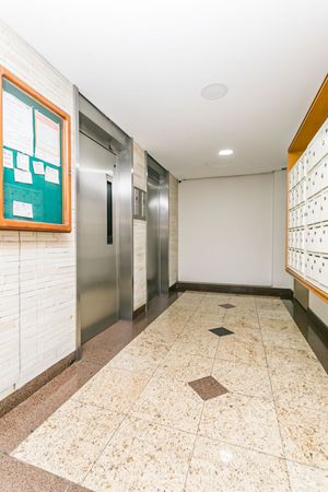Image 4 - 4042