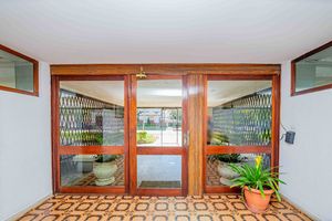 Image 30 - 929883