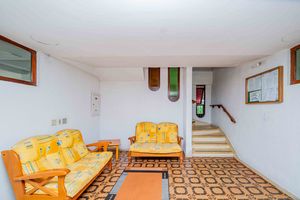 Image 32 - 929883