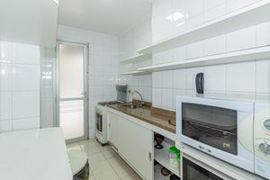 Image 44 - 893657