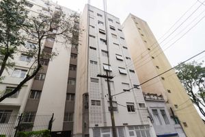 Image 18 - 881446