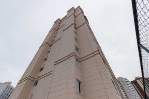 Image 33 - 898908