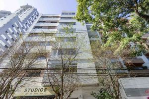 Image 32 - 870550