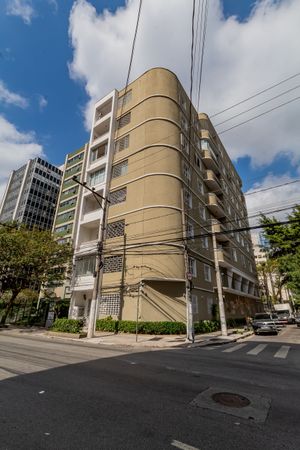 Image 17 - 885197