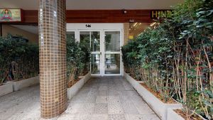 Image 17 - 866430
