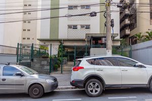 Image 32 - 899884
