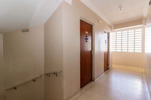 Image 17 - 929793