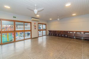 Image 33 - 880773