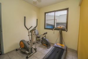 Image 6 - 423