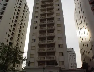 Image 40 - 933358