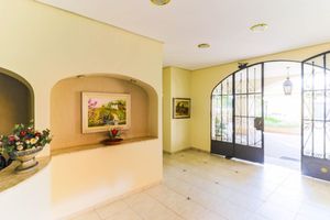 Image 32 - 42747