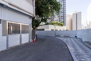Image 17 - 900646
