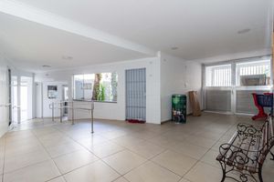 Image 20 - 900646