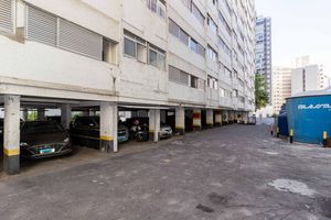 Image 26 - 900646