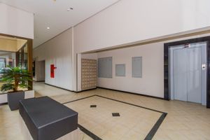 Image 34 - 810242
