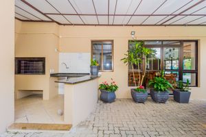 Image 39 - 810242