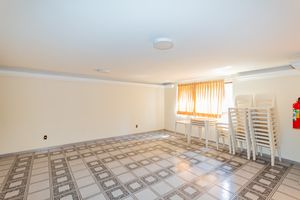 Image 30 - 916263