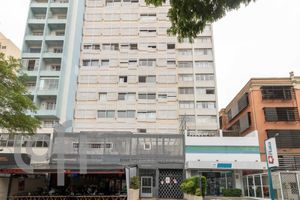 Image 17 - 875718