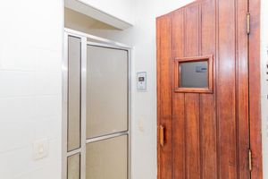 Image 39 - 932557