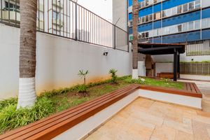 Image 44 - 932557