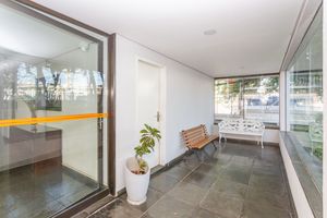 Image 31 - 870385