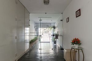 Image 23 - 878880