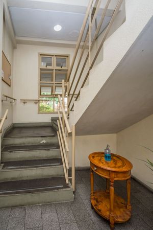Image 29 - 218097